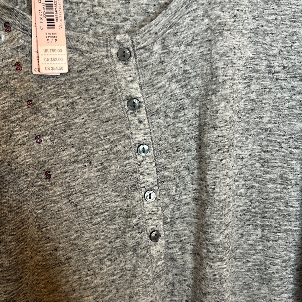 Victoria secret long sleeve - Picture 2 of 5